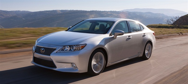 NEW YORK – Lexus unveiled the all new 2013 ES lineup, including the ES 350 . Comfortable, and fast with some problems.