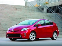 The 2012 Toyota Prius I emits the lowest level of smog-forming pollutants and greenhouse gas emissions of the vehicle&rsquo;s popular fleet vehicles reviewed in this analysis.